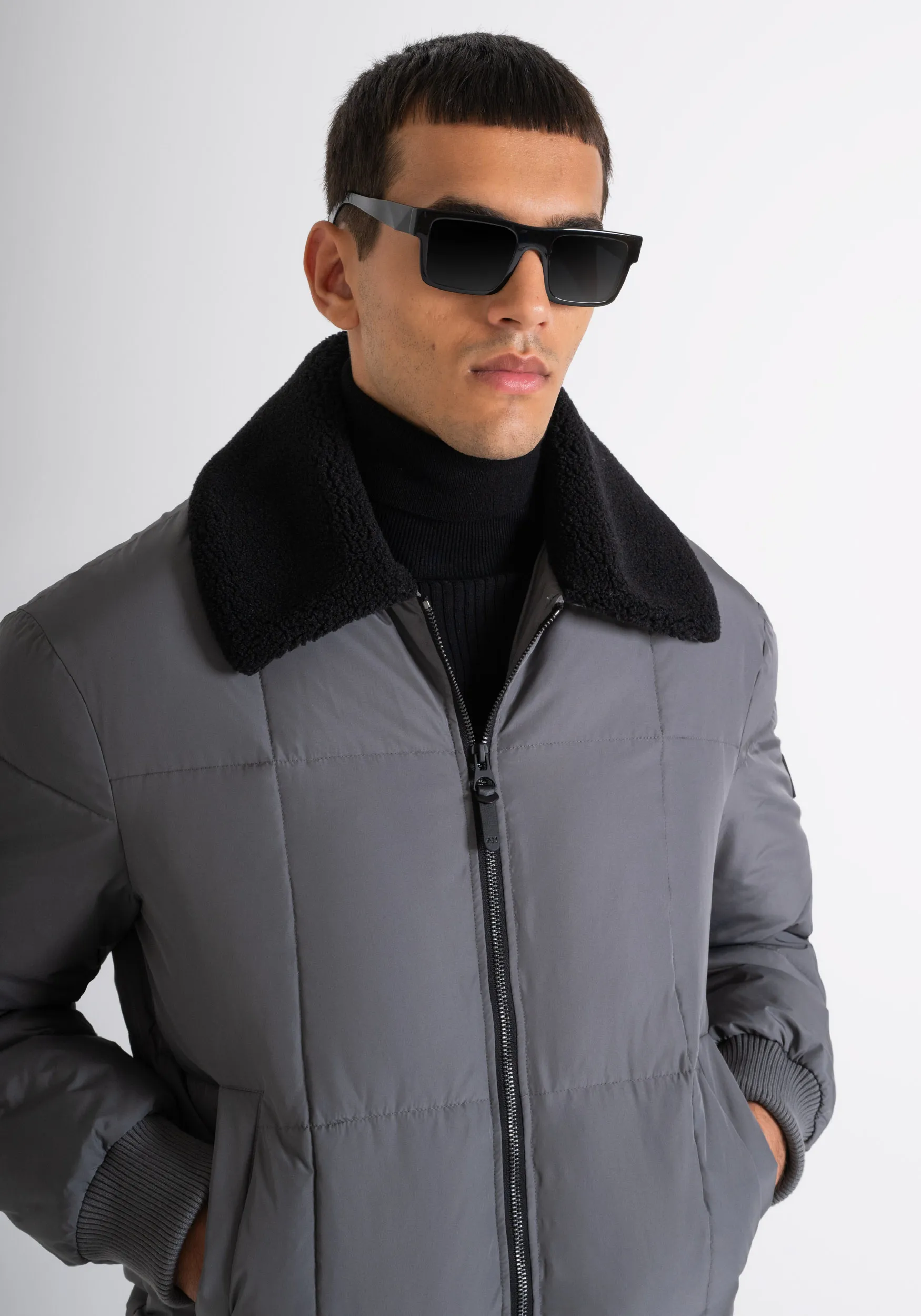 PIUMINO REGULAR FIT GRIGIO CON ECOPELLICCIA E IMBOTTITURA SINTETICA DUPONT SORONA
